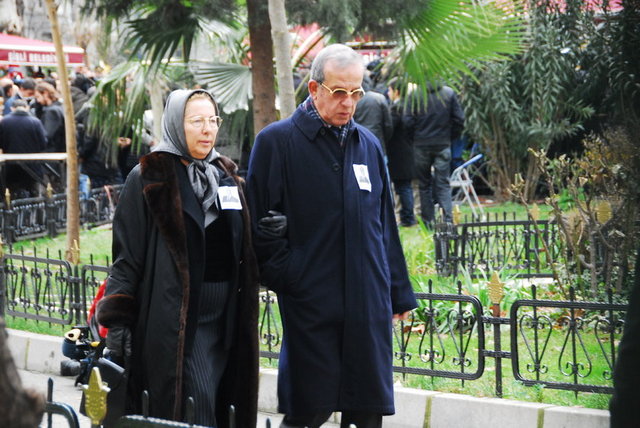 NİHAL – FARUK YÖNEYMAN