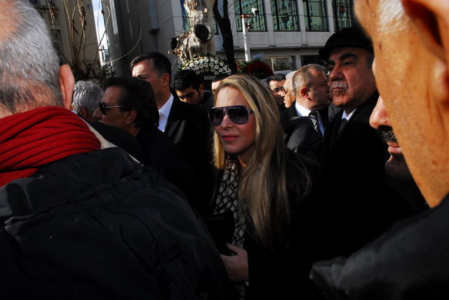 ASLI ÜSTÜNKAYA