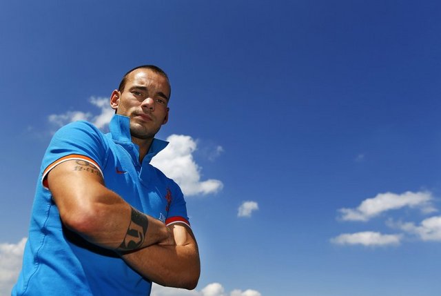 Temmuz 2010'da Yolanthe Cabau ile evlendi.