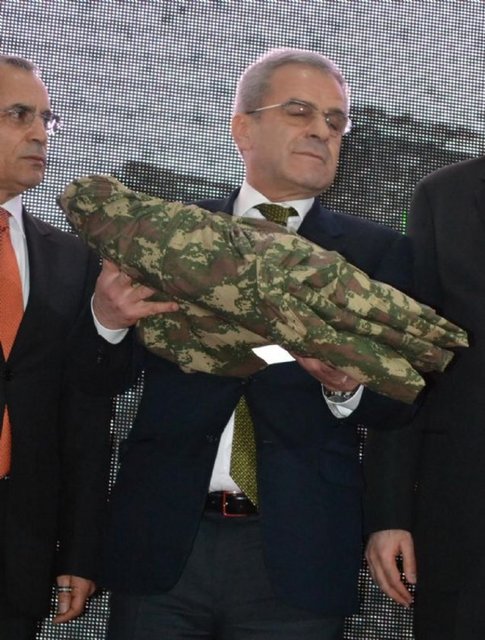 ÇAN Ortak Girişim Grubu Ortaklarından Celal Öğütoğulları da proje için firmaların ortak girişimler oluşturduklarını ifade ederek, "NBC Koruyucu elbise takımının, nükleer, biyolojik, kimyasal saldırılara karşı kişiyi koruyan bir sistemdir" dedi.