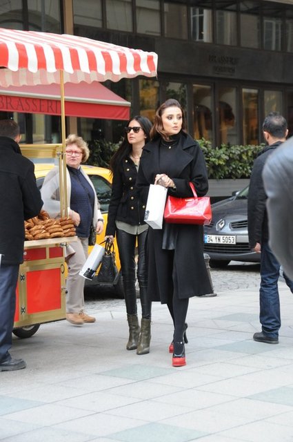 CEYLAN ÇAPA, ÖZGE ULUSOY