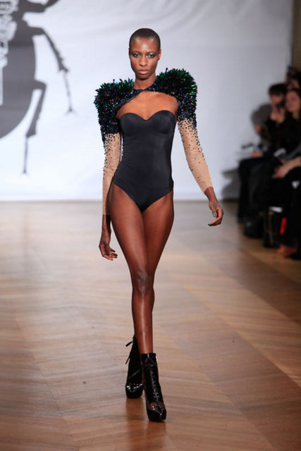 PARİS MODA HAFTASI 