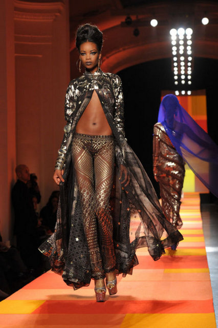 PARİS MODA HAFTASI 