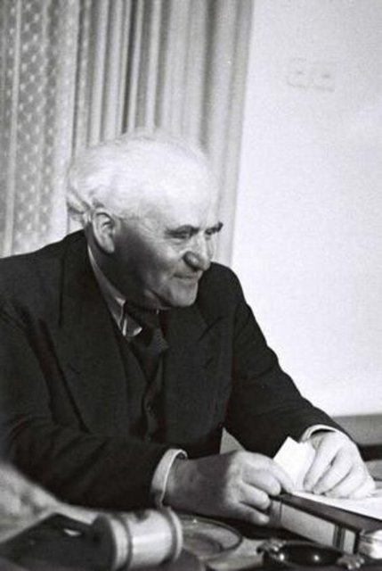 1949 yılında İsrail'de ilk seçimler yapıldı. David Ben-Gurion başbakan oldu.