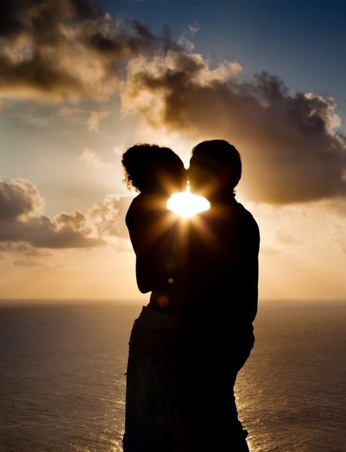 Bir taraftan 'biz' olmaya çalışırken, diğer yandan 'ben'lerin korunmasına izin veren bir ilişki oluşturma yetisi