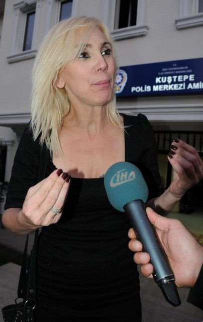 SİBEL GÖKÇE: Ünlü dansöz Sibel Gökçe de uyuşturucu satıcısı Ayhan Sönmez adlı uyuşturucu satıcısının ifadesi doğrultusunda gözlem altına alınmıştı.