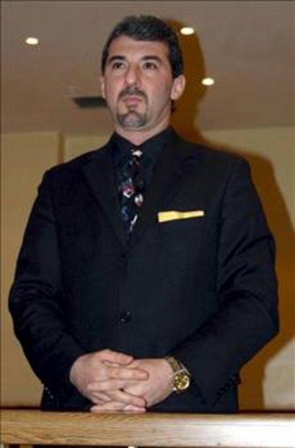 METE KÜÇÜKBERBER: Ünlü Jaguarcı Mete Küçükberber, Tarabya'da bir evde, Yalçın Dümer ve manken Hülya Alaş ile birlikte kokain alemi yaparken suçüstü yakalanarak gözlem altına alınmıştı.