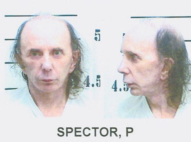 PHIL SPECTOR: Müzik yapımcısı Phil Spector, aktris Lana Clarkson'ın 2003'teki ölümünden sorumlu tutularak 2009 yılında ikinci dereceden cinayetle yargılandı. Grammy ödüllü yapımcı bu suçtan dolayı 19 yıl hapis cezasına mahkum oldu.