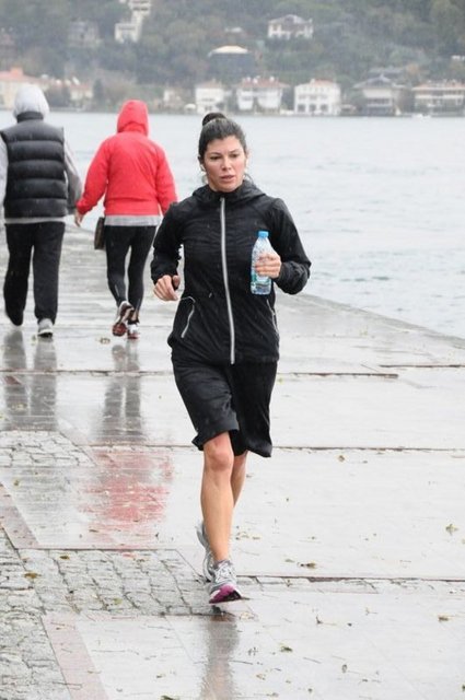 ZEYNEP ÜSTÜNEL