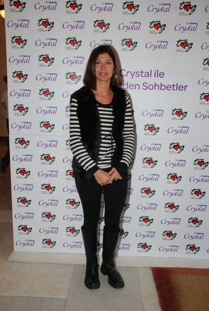 ZEYNEP ÜSTÜNEL