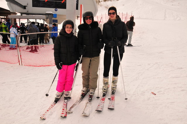 MİNA, ZEYNEP, MERVE ÜSTÜNEL