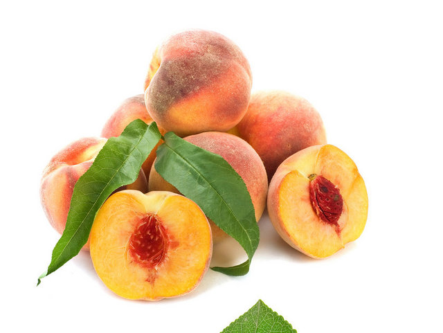 A vitamininden çok zengin turuncu sebze ve meyveler; havuç, kayısı, şeftali, domates, bal kabağı, mango gibi besinler.
