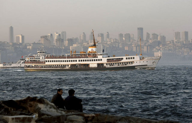 2012 yılında nüfusu en yüksek iller sıralamasında ilk sırada İstanbul var. Bu durum 2023 yılında da değişmeyecek. Bugün nüfusu 13 milyon 854 bin 740 olan İstanbul'un nüfusu 2023 yılında 16 milyon 568 bin 500'e yükselecek ve ilk sıradaki yerini koruyacak.