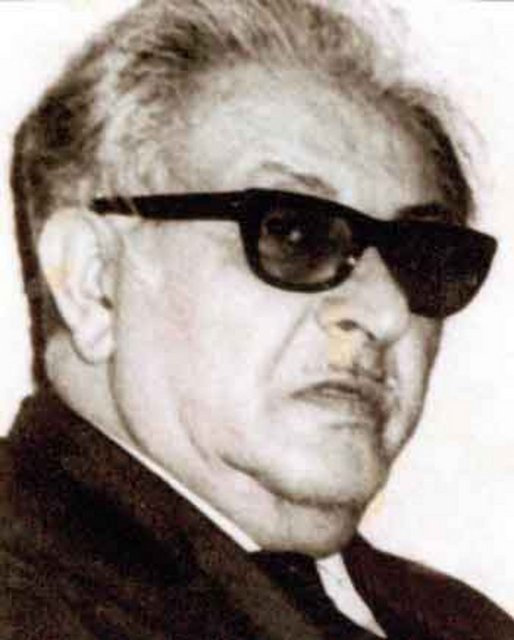 Tepedelenli'nin - torunlarından gazeteci - Nizamettin Nazif - Tepedelenlioğlu.