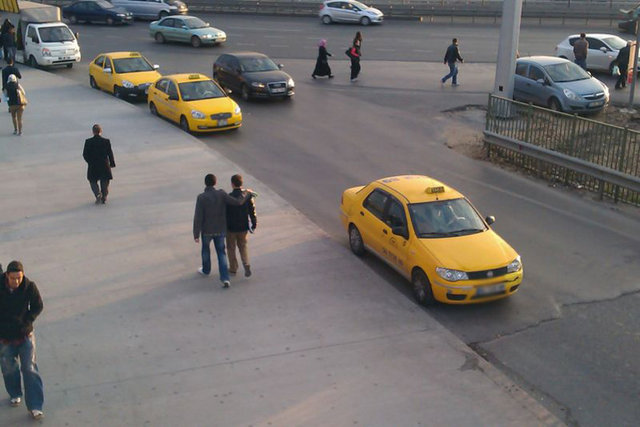 Konuşma adabından bihaberler... Kaba ve argo sözler sarf edebiliyorlar... 