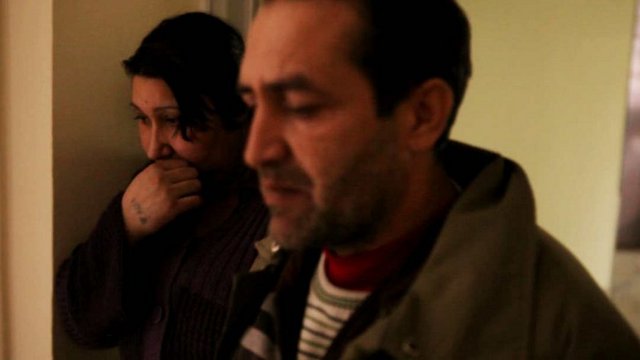 Filmin başrolündeki Nazif Mujic de eleştirmenlerden de tam not alarak Berlin'de En İyi Erkek Oyuncu Ödülü'nü kazandı.