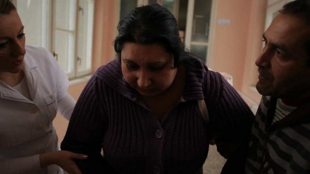Berlin'de Gümüş Ayı'yı kazanan Danis Tanovic'in dokunaklı dramı An Episode in the Life of an Iron Picker, hurda demir toplayarak hayatını zorlukla kazanan Nazif'in öyküsünü anlatıyor.