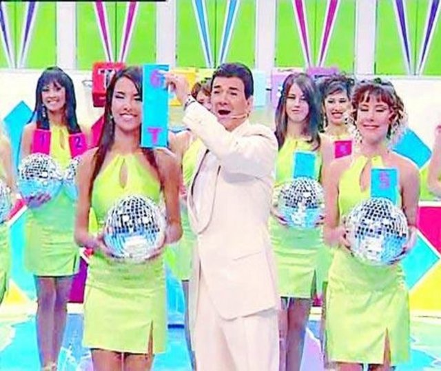 GÜNER ÜMİT İŞİNDEN OLDU - Güner Ümit, 1995'te, sunuculuğunu yaptığı Turnike programında, 'Mum söndü yapıyorlar' cümlesini kullanınca büyük tepki çekmiş, TV binası taŞlanmış, Ümit görevi bırakarak uzun süre meslekten uzak kalmıştı.Ümit, Alevi cemaatinden özür dilese de bir daha eski şaşaalı günlerine dönemedi.