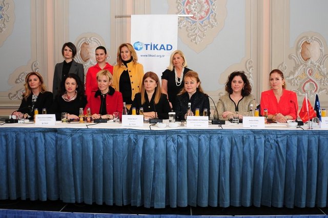 NİLÜFER BULUT, DEMET SABANCI ÇETİNDOĞAN, HEDİYE GÜRAL GÜR, SUZAN TOPLUSOY, ESRA ÖZTÜRK