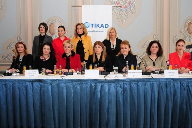 NİLÜFER BULUT, DEMET SABANCI ÇETİNDOĞAN, HEDİYE GÜRAL GÜR, SUZAN TOPLUSOY, ESRA ÖZTÜRK