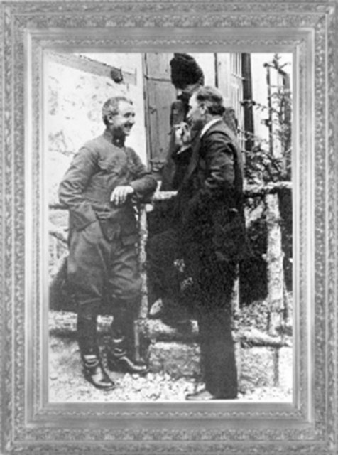 Mustafa Kemal, İsmet Paşa ve Süvari Tümen Komutanı Bnb. İbrahim Çolak ile birlikte Çankaya'da (1921)