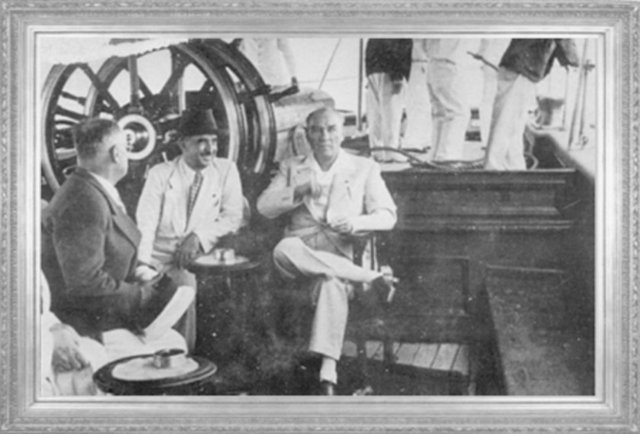 Mustafa Kemal ATATÜRK, Başbakan İsmet İnönü ile Ertuğrul Yatı'nda (1936)