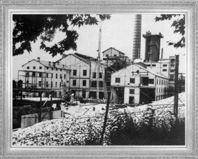 1926'da işletmeye açılan Alpullu Şeker Fabrikası