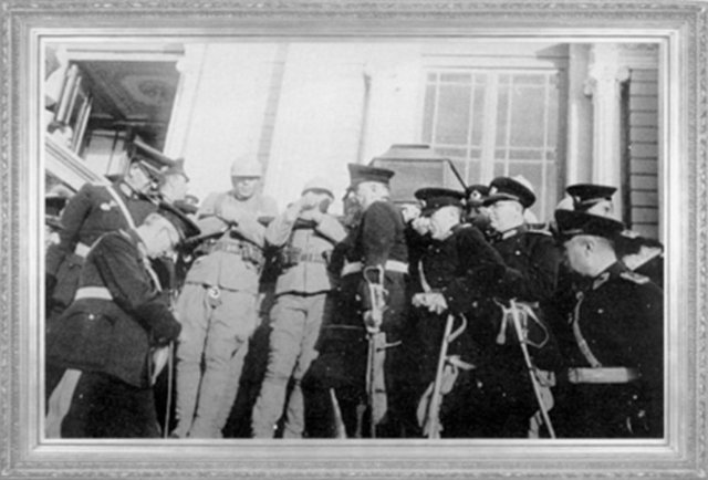 Mustafa Kemal ATATÜRK'ün naaşı generallerin omuzlarında (1938)