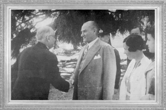 Mustafa Kemal ATATÜRK, Başbakan Celal Bayar ve Sabiha Gökçen ile (1938)