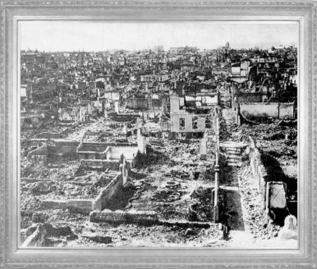 Düşman işgalinden kurtulan İzmir (Büyük yangından sonra bu hale gelmiştir) -