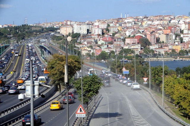 OKMEYDANIFatih Sultan Mehmet'in otağını kurduğu bu bölgeye Okçular Tekkesi yaptırmasıyla semt adını almış, zamanla Okmeydanı'na dönüşmüştür.
