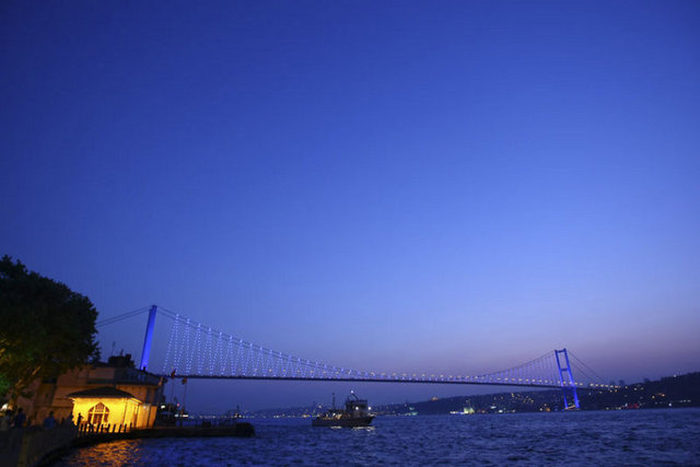 BEYLERBEYİ Mehmet Paşa'nın bu semtte bulunan yalısı bölgeye adını vermiştir. Mehmet Paşa, III. Murat dönemi beylerbeyinden biridir.