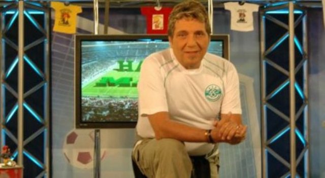 Ümit Aktan,"Gollerimizi Hagi ile Arif attı sayın seyirciler,bu tablo bana büyük Türk bestecisi Hacı Arif Bey'i hatırlatıyor" diyeli 10 yıl.
