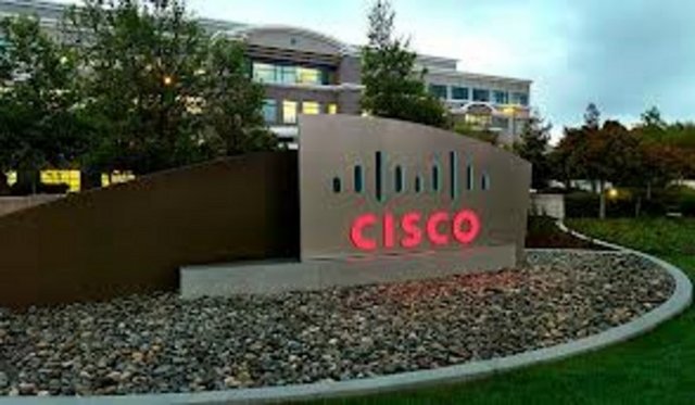 5. Cisco - Şirket reytingi:  4.0 - Mülakat Zorluk Derecesi: 2.5 - Ortalama Aylık Maaş: $4,077 genel stajer, $3,618 yazılım mühendisi stajeri