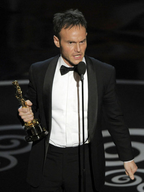 Argo "En İyi Film" dalında almış olduğu ödülün yanı sıra bu sıradışı ve akıllara zarar senaryosu, olay örgüsü sayesinde "En İyi Uyarlama Senaryo" ödülünün de sahibi oluyor. -