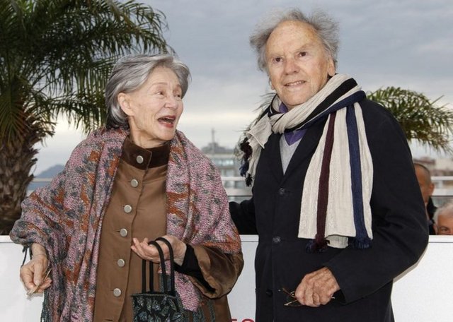 -  - Film, birbirlerine sevgiyle bağlı, sakin ve huzurlu bir hayat süren ailenin başına gelen sıkıntılı günlerde birbirlerine ne derece bağlı olduklarını, aralarındaki sadakatin boyutunu göstermek amacıyla onları zorlu bir teste sokar. -