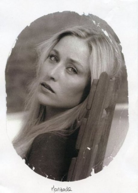 İkbal Moneim Saviç   - İkbal Moneim Saviç Neslişah Osmanoğlu'nun kızı. Halen İstanbul'da yaşıyor. -