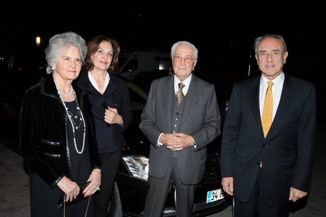 ZEHRA HALEFOĞLU, NİLGÜN YÜCAOĞLU, VAHİT HALEFOĞLU ERKUT YÜCAOĞLU