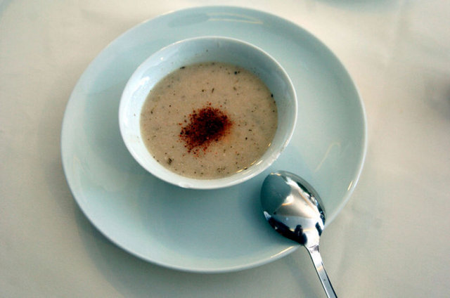 - 'Su aynı işi yapmaz mı?' sorusunu akla getirebilir tabi ki bu, su da mideyi doldurur ve ghrelin hormonu yapımını engelleyebilir mi? Su mideyi çok kısa zamanda ve çok kısa bir yoldan terk eder.