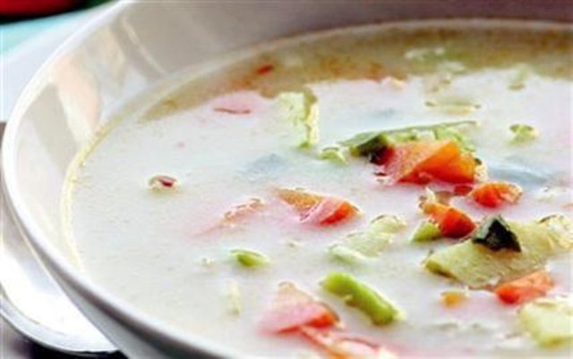 Özellikle içerisinde protein oranı daha yüksek olan küçük et parçalı çorbaları tüketmek tokluk hissinin daha uzun süre korunmasına neden olur.