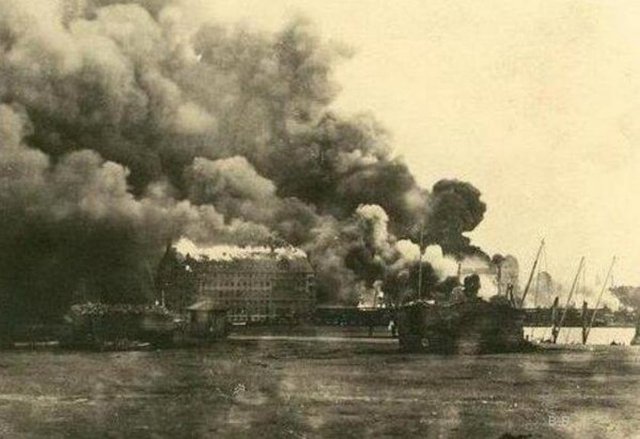 Suriye Cephesi'ndeki 4. Ordu'ya cephane götüren trenin infilak etmesi sonucu çıkan yangın (6 Eylül 1917. Haydarpaşa)