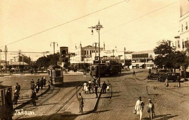 Taksim Meydanı (1930'lu yıllar)