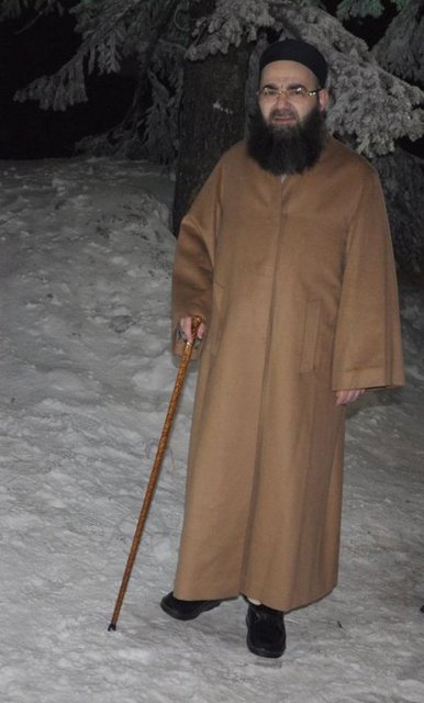 Geçtiğimiz günlerde, Cübbeli Ahmet Hoca' olarak tanınan Ahmet Mahmut Ünlü, Bursa'da katılacağı bir toplantı öncesi Uludağ'a gelerek tatil yapmış, - içki servisi yapmayan bir otelde kalmıştı.