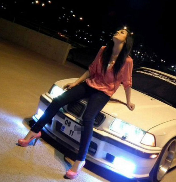 Şimdi yeni trend BMW'ci kızlar...