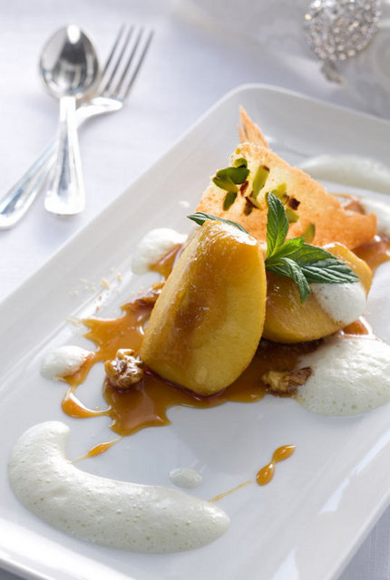 2- TATLI TERCİHİNE DİKKAT EDİN! -  -  - Tatlıdan vazgeçemeyenlerden misiniz? Ağır, şerbetli, hamurlu tatlılar yerine daha hafif, daha az kalorili ve besleyici özellikteki sütlü tatlıları veya meyve tatlılarını tercih edebilirsiniz. Sütlaç, muhallebi, pelteler, ayva-armut-elma veya kabak tatlıları gibi...