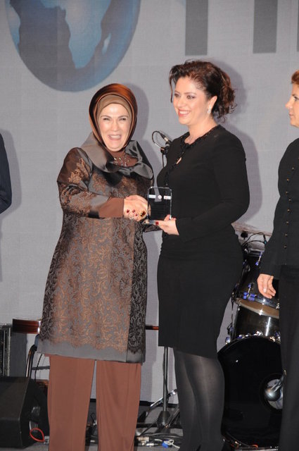 EMİNE ERDOĞAN, HEDİYE GÜRAL GÜR