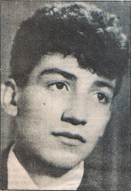 Müslüm Gürses, (d. 7 Mayıs 1953, Fıstıközü, Halfeti - Şanlıurfa, Türkiye) Türk ses sanatçısı. Gerçek adı Müslüm Akbaş'tır.