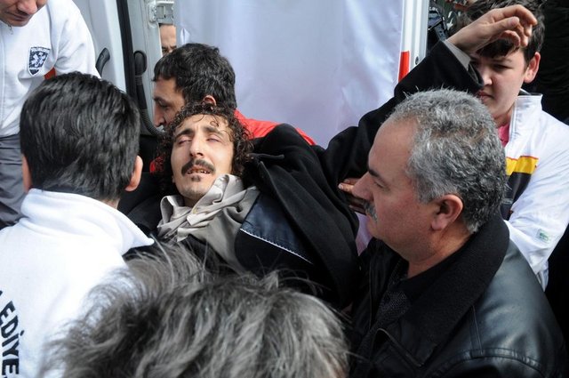 Müslüm Gürses'in hayatını kaybetmesinin ardından sevenleri, hastaneye akın etti...