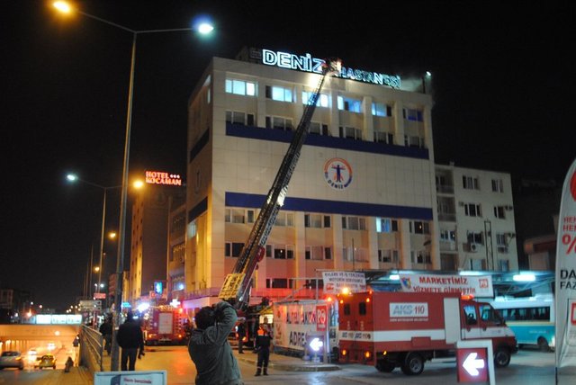 Izmir In Konak Ilcesi Yenisehir Semtinde Bulunan Ozel Bir Hastanede Yangin Cikti Son Dakika Haberleri