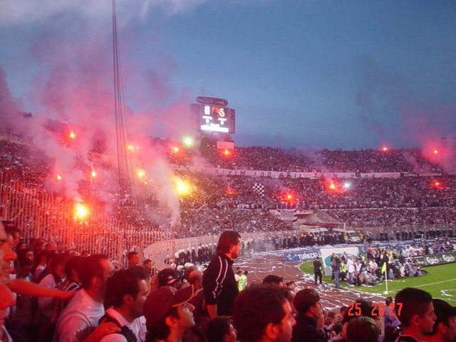 -  - 20 Haziran 1948 tarihindeki 'Fenerbahçe-Galatasaray Bayramı' özel maçında Galatasaray 2-1 galip geldi.